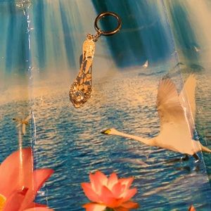 White Enamel/Rhinestone Floral ShoeJewel Keychain Stiletto Keychain KeyAccessory